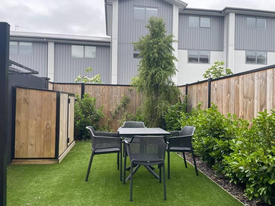 Villa Parkside Retreat - 3 Beds -Sleeps 6 Near Westfield Christchurch Exterior foto