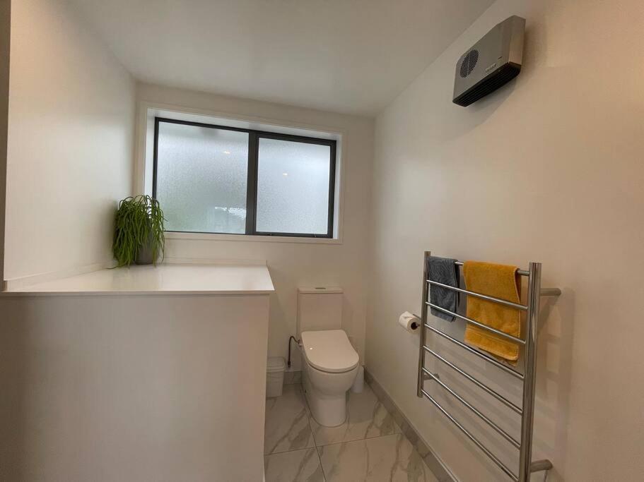 Villa Parkside Retreat - 3 Beds -Sleeps 6 Near Westfield Christchurch Exterior foto